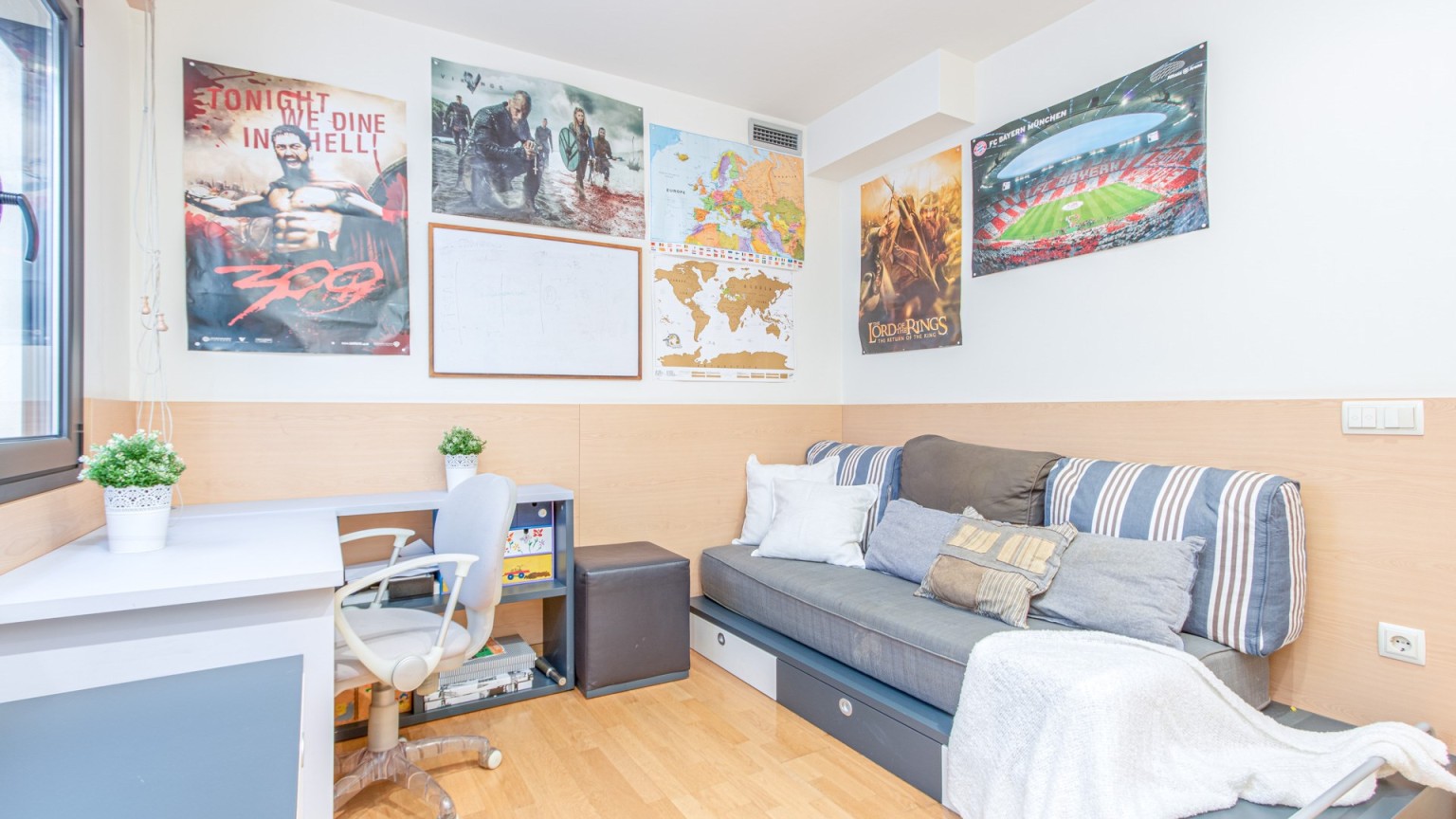 Appartement meublé à vendre ou louer 4 chambres et 2 places de parking.