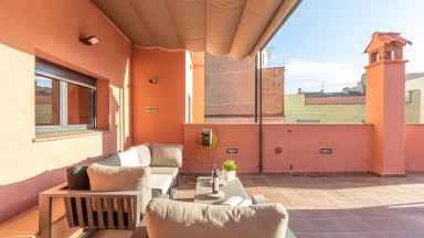 Appartement meublé à vendre ou louer 4 chambres et 2 places de parking.