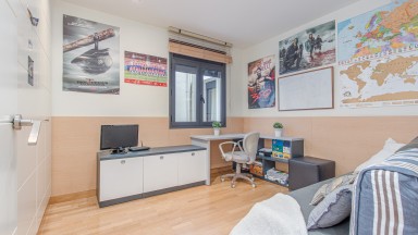 Appartement meublé à vendre ou louer 4 chambres et 2 places de parking.