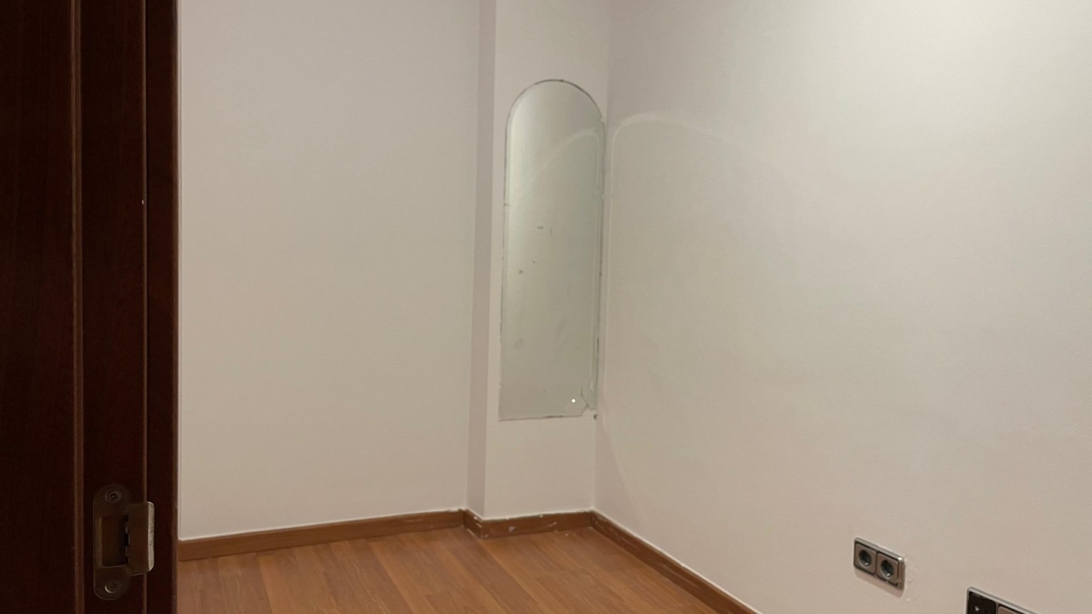 Pis en venda de tres habitacions amb pàrquing inclòs, a Figueres