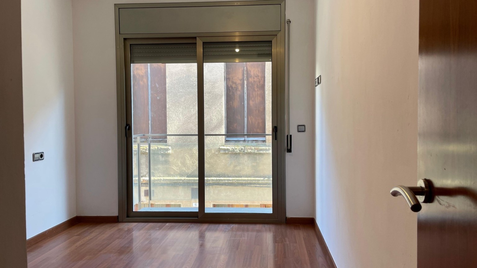Pis en venda de tres habitacions amb pàrquing inclòs, a Figueres