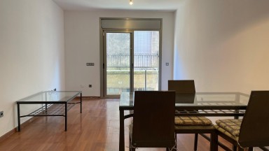 Pis en venda de tres habitacions amb pàrquing inclòs, a Figueres