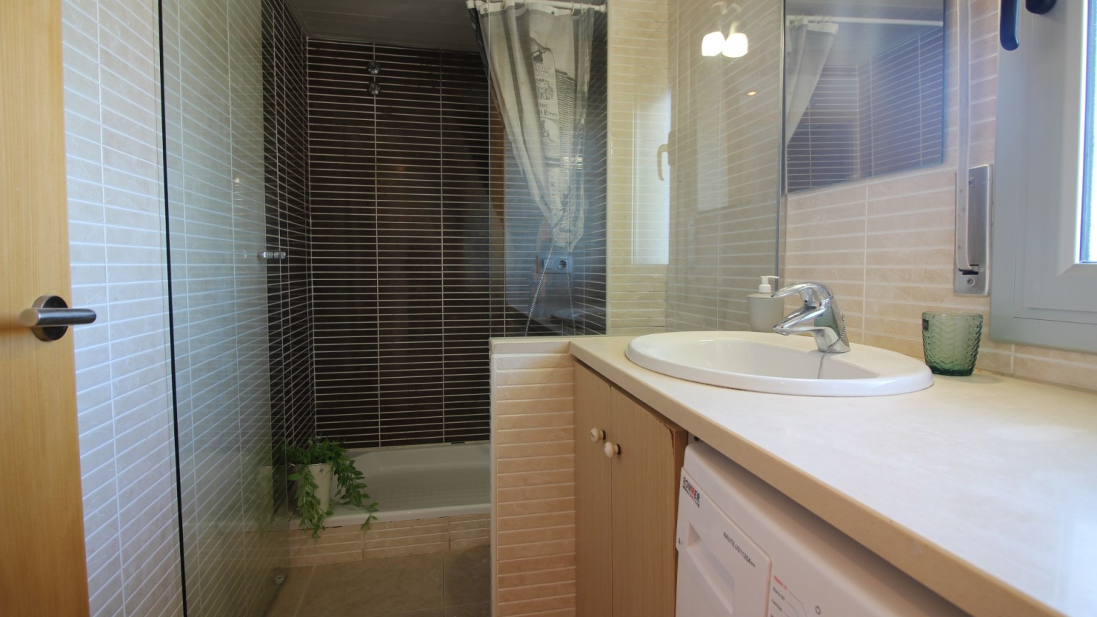 Apartament en venda,  amb dos dormitoris, pàrquing, traster i pisicna comunitària