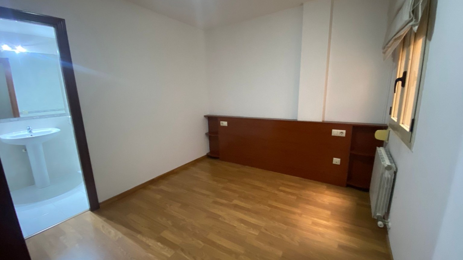 Piso en buen estado, ideal para vivir. 