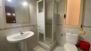 Piso en buen estado, ideal para vivir. 