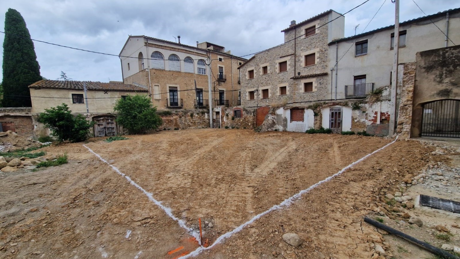 Parcela esquinera en venta, en Borrassà