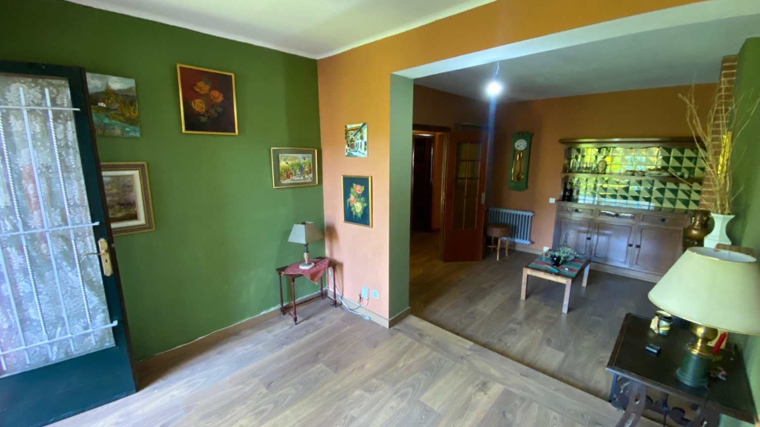 Casa adossada moblada de lloguer a Darnius de dues plantes i 3 habitacions.