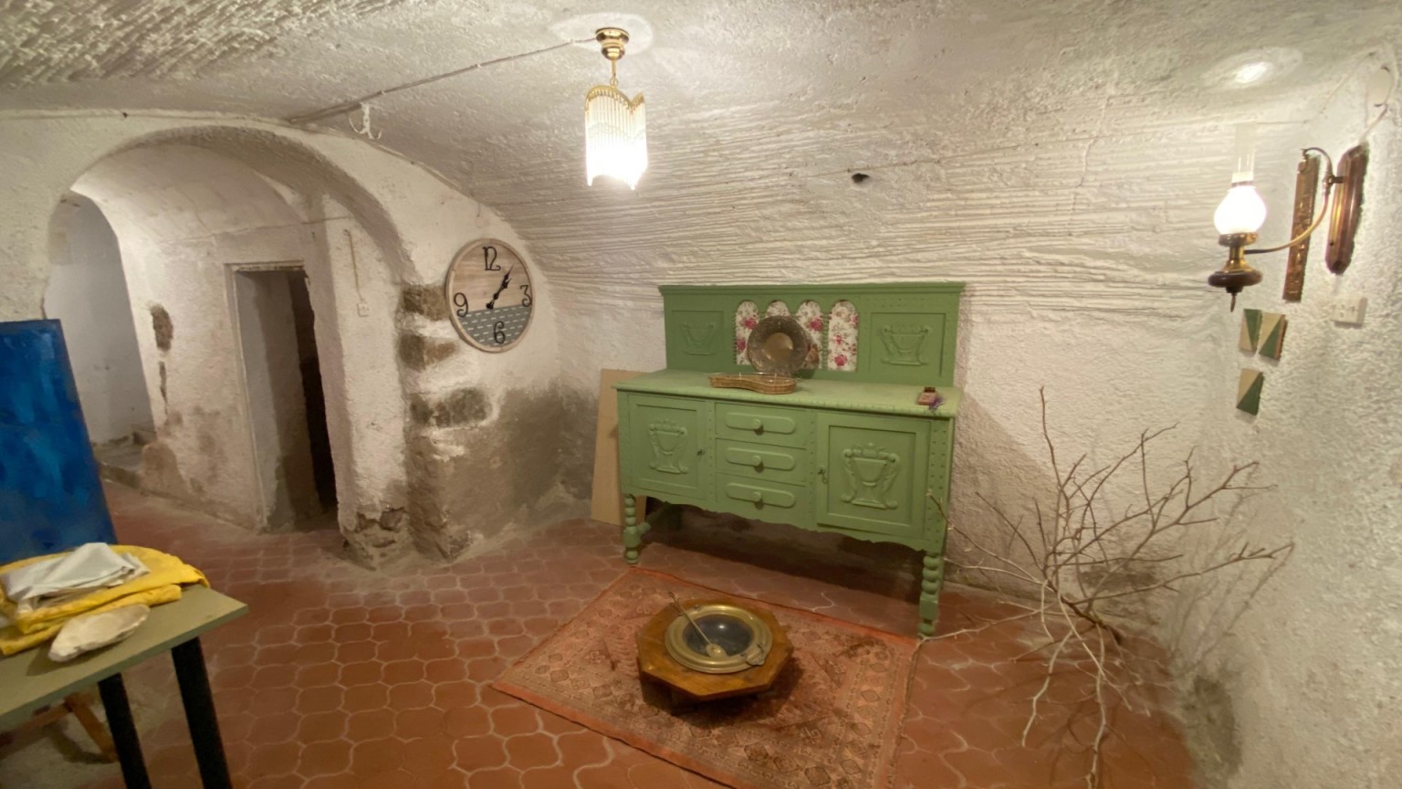 Casa adossada moblada de lloguer a Darnius de dues plantes i 3 habitacions.