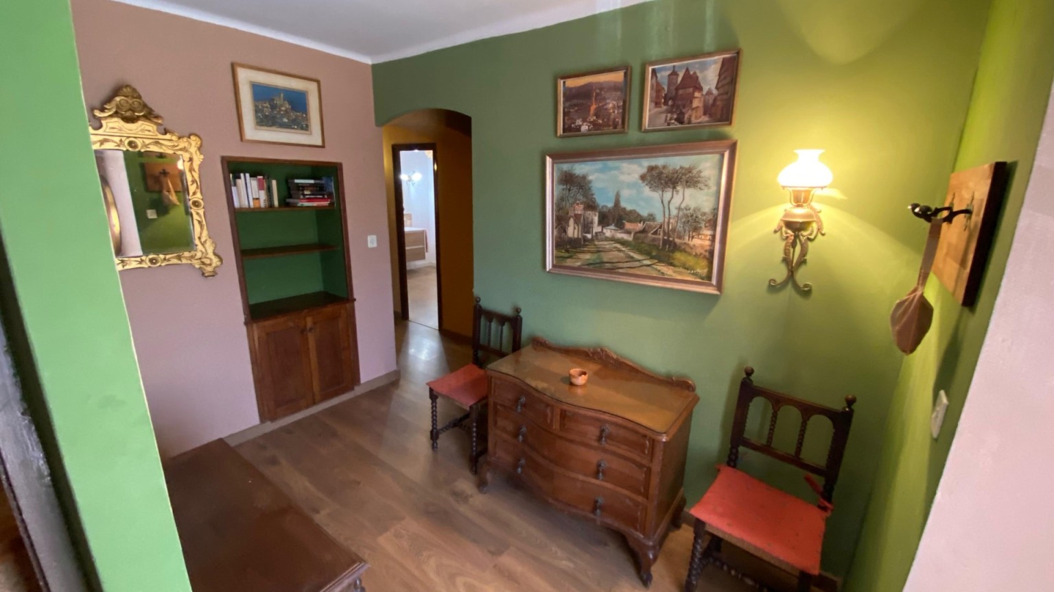 Casa adossada moblada de lloguer a Darnius de dues plantes i 3 habitacions.