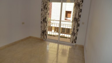 Piso en el centro de Roses, con dos dormitorios, plaza de parking y trastero.