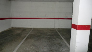 Piso en el centro de Roses, con dos dormitorios, plaza de parking y trastero.