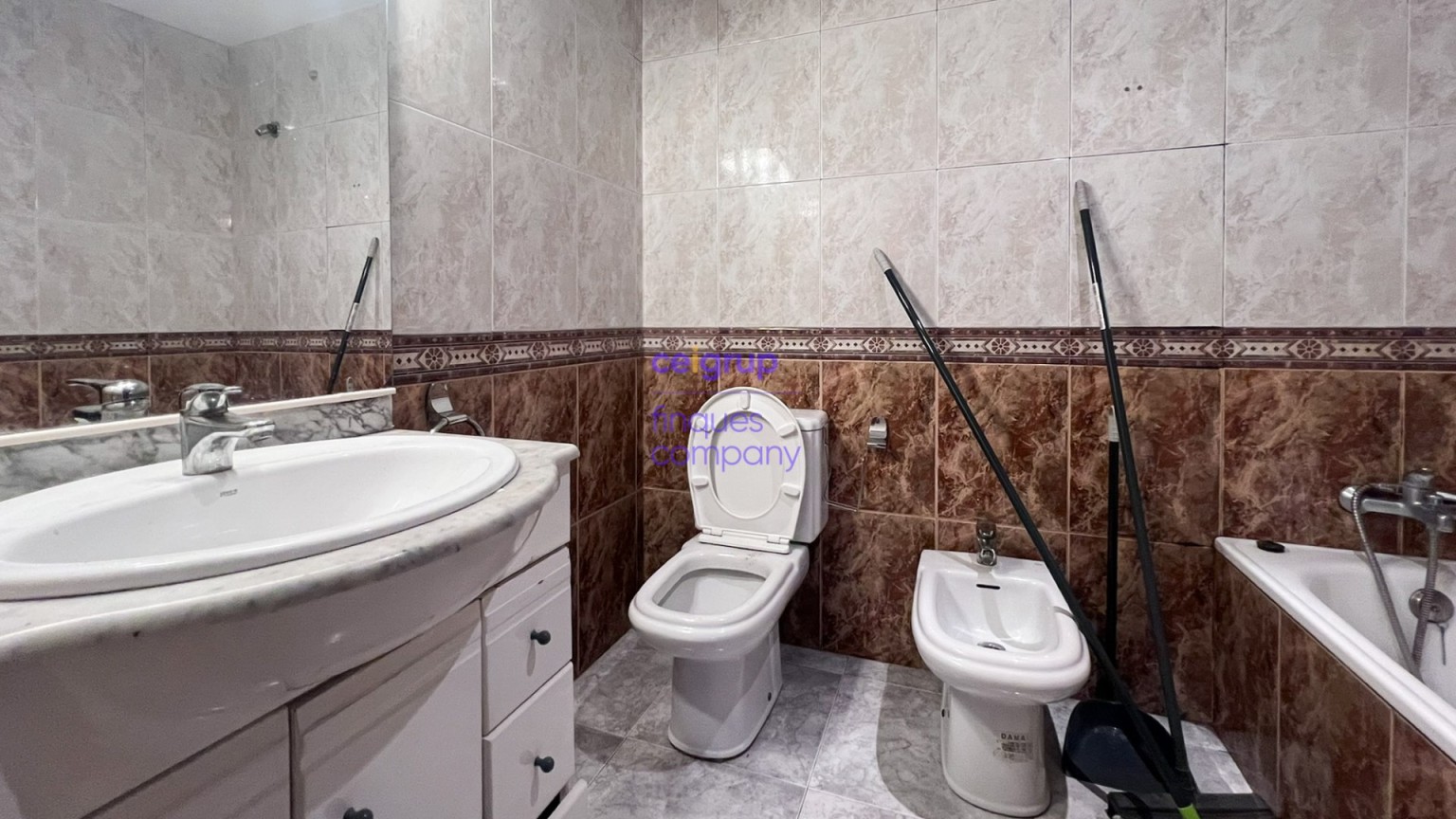 Piso en venta en Girona en el barrio del Carme- Vista Alegre