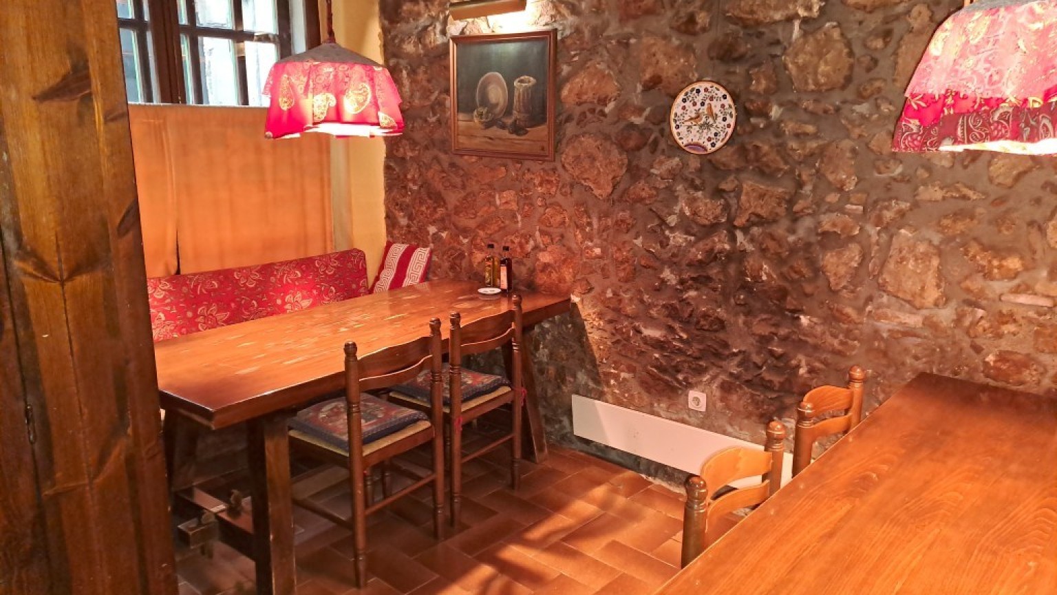 Edificio en venta, con local comercial y viviendas, a pocos metros de la Rambla, en Figueres