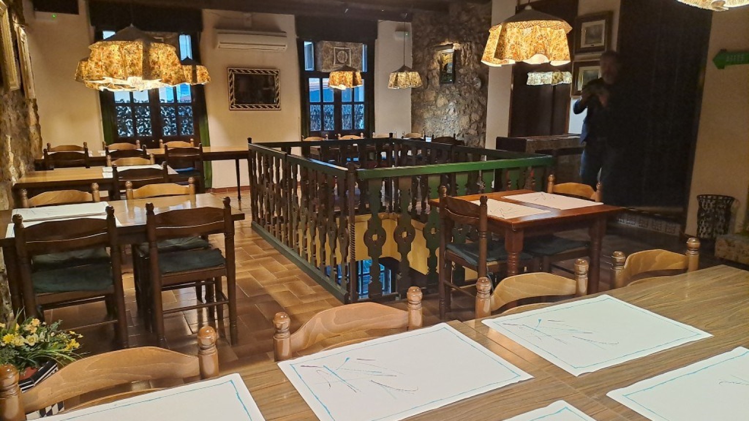 Edificio en venta, con local comercial y viviendas, a pocos metros de la Rambla, en Figueres