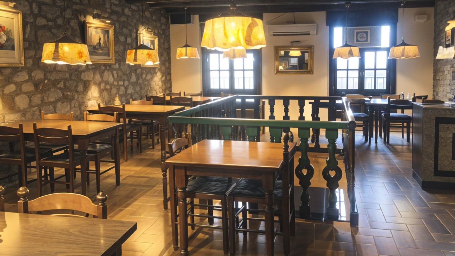 Edificio en venta, con local comercial y viviendas, a pocos metros de la Rambla, en Figueres