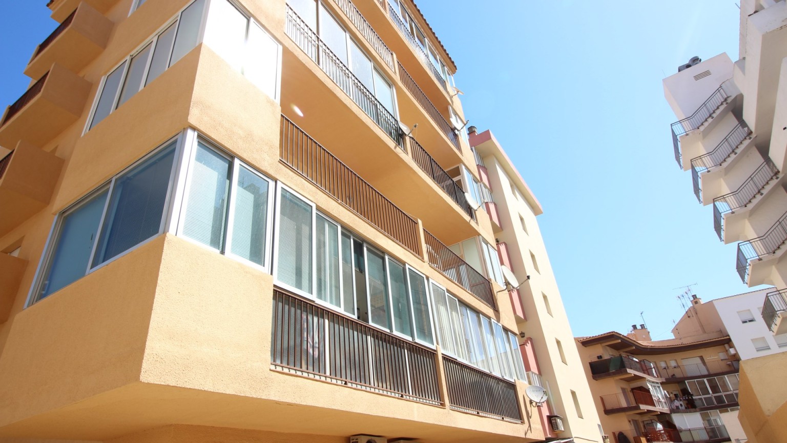 Flat for seasonal rental as a 2nd residence for work or holiday purposes in Sta. Margarita with two bedrooms.