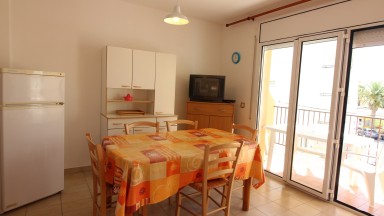 Flat for seasonal rental as a 2nd residence for work or holiday purposes in Sta. Margarita with two bedrooms.