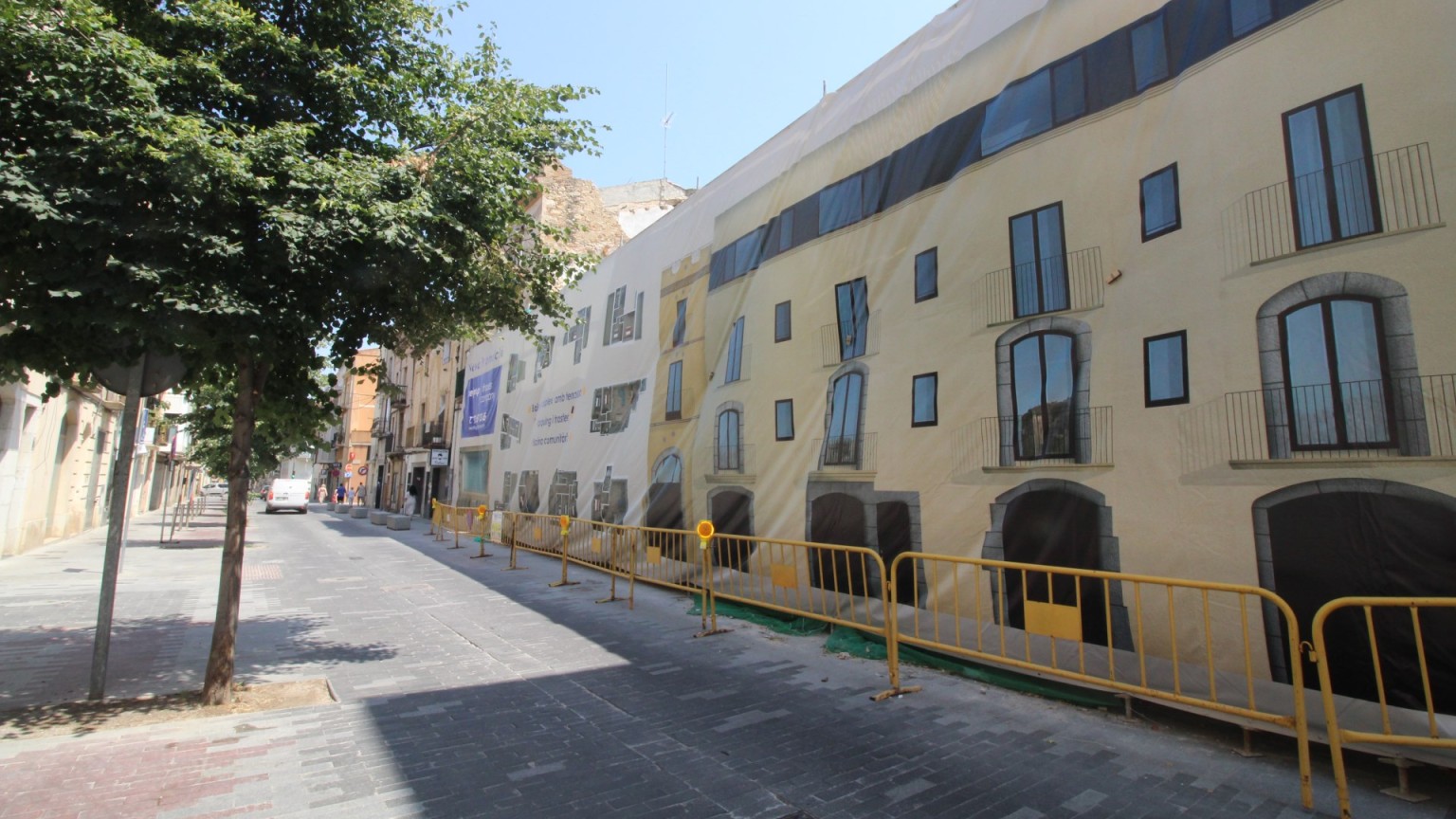 Planta baja de obra nueva en venta,  con 1 dormitorio y piscina comunitaria en Figueres