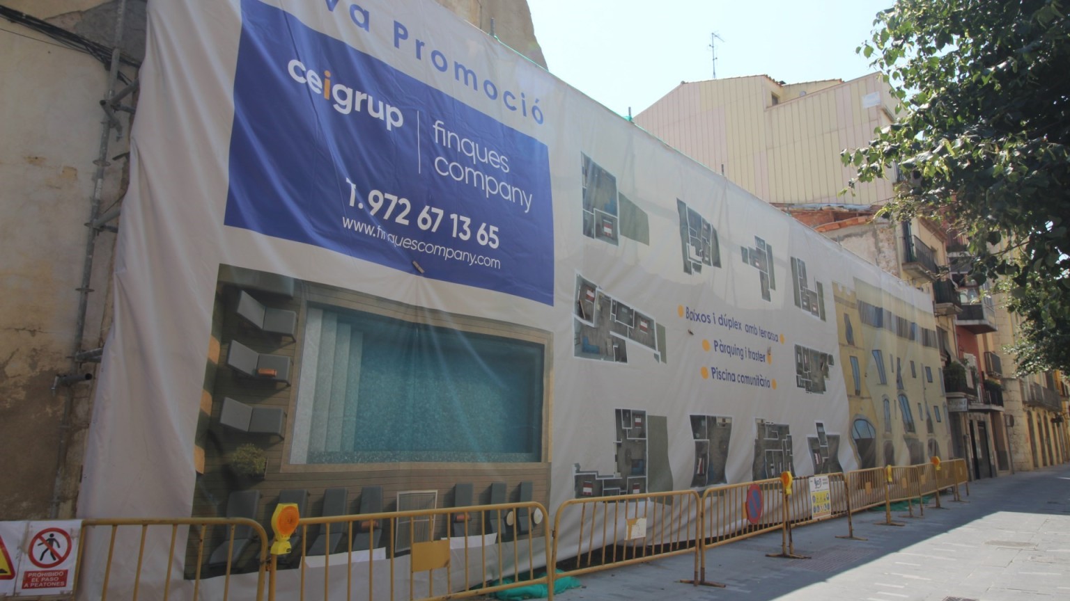 Piso de obra nueva en venta,  con un dormitorio y  piscina comunitaria, en Figueres