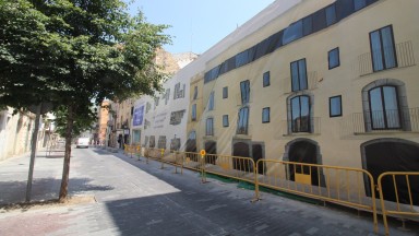 Piso de obra nueva en venta,  con un dormitorio y  piscina comunitaria, en Figueres