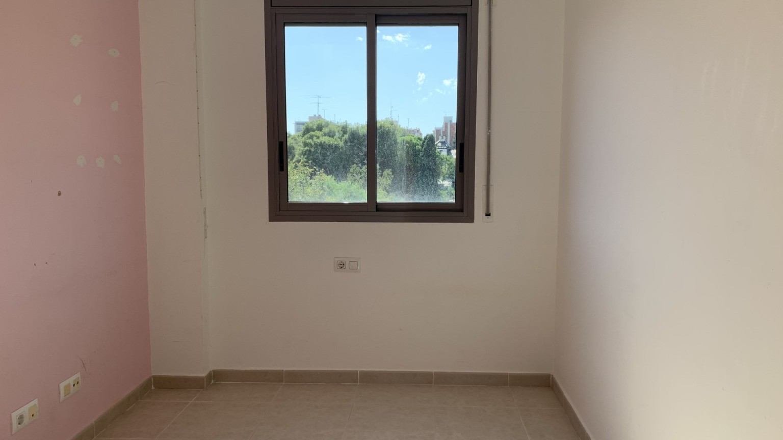 Piso en venta de dos habitacions con parking incluido, a pocos metros del centro, en Figueres