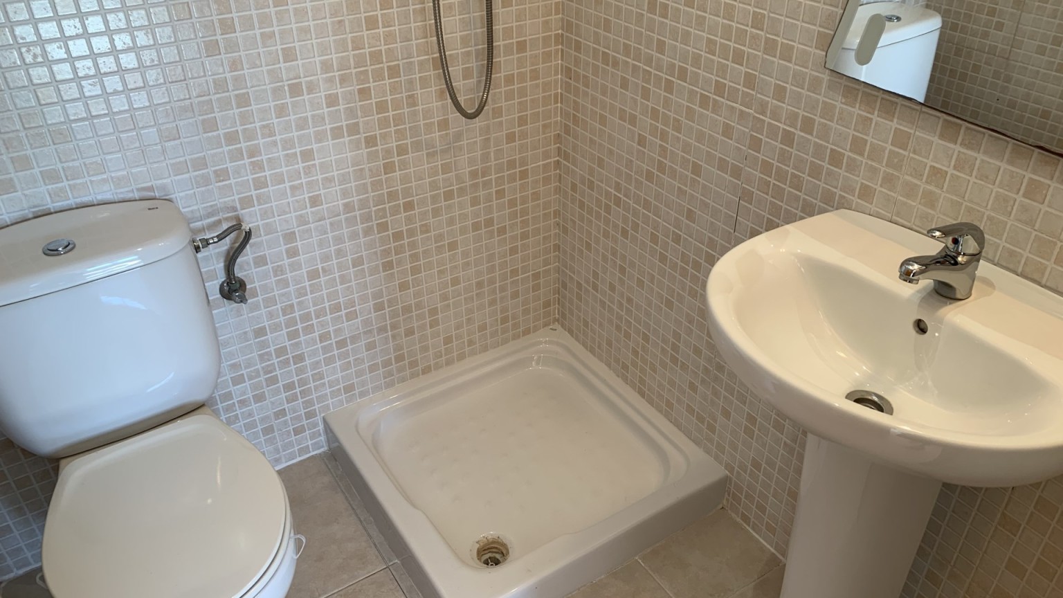 Piso en venta de dos habitacions con parking incluido, a pocos metros del centro, en Figueres