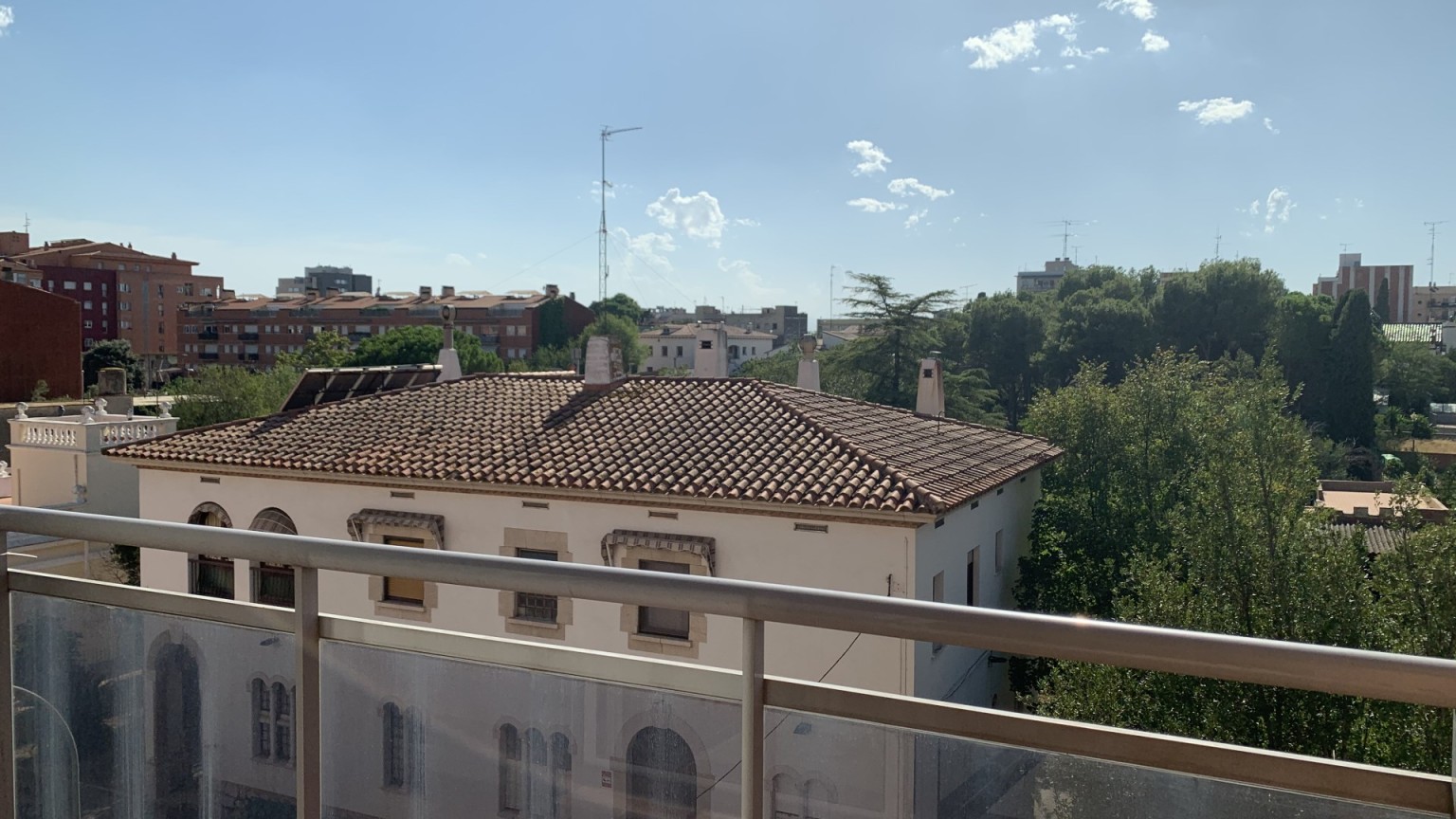Piso en venta de dos habitacions con parking incluido, a pocos metros del centro, en Figueres