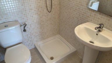 Piso en venta de dos habitacions con parking incluido, a pocos metros del centro, en Figueres