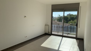 Piso en venta de dos habitacions con parking incluido, a pocos metros del centro, en Figueres