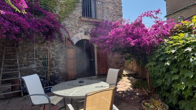 Palau Saverdera house