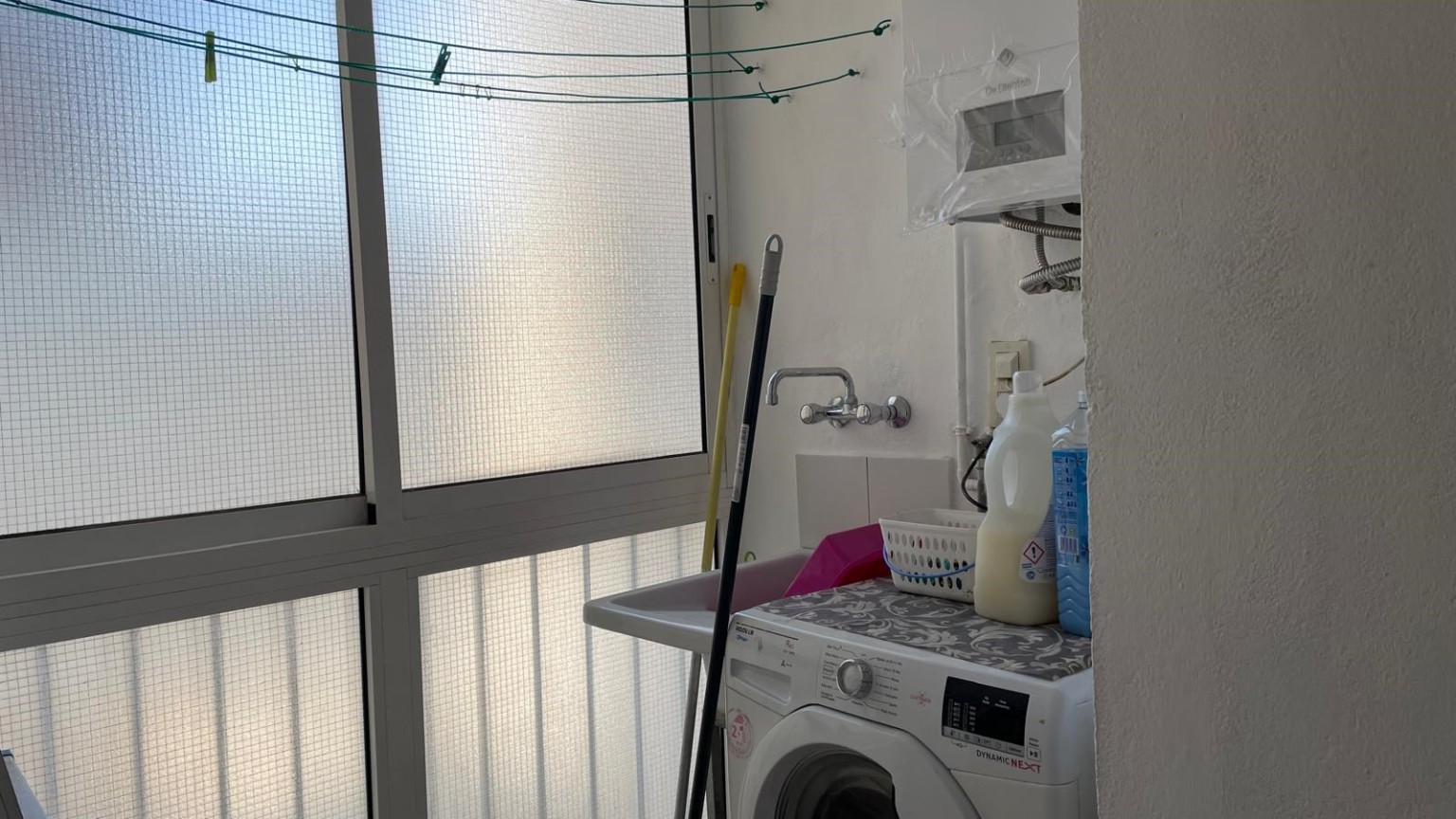 Piso en venta de tres habitaciones, a pocos metros del centro, en Figueres