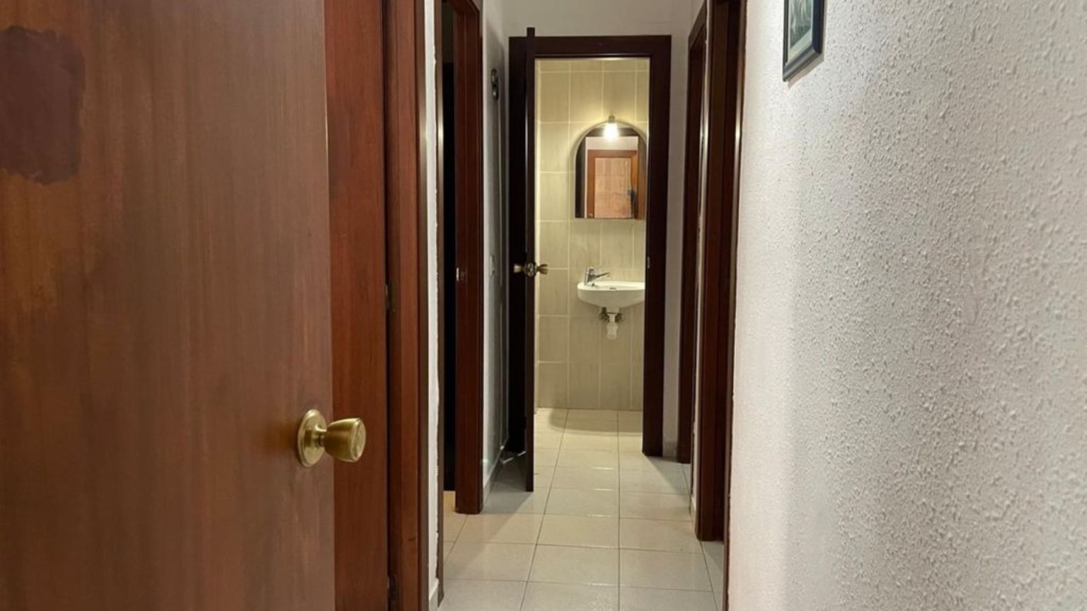 Piso en venta de tres habitaciones, a pocos metros del centro, en Figueres