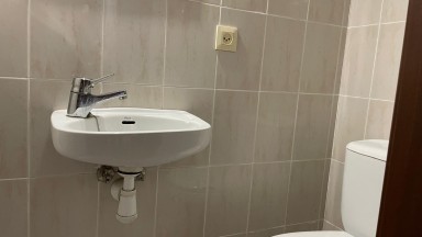 Piso en venta de tres habitaciones, a pocos metros del centro, en Figueres