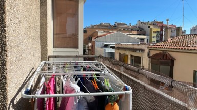 Piso en venta de tres habitaciones, a pocos metros del centro, en Figueres
