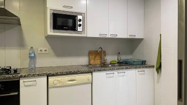 Piso en venta de tres habitaciones, a pocos metros del centro, en Figueres