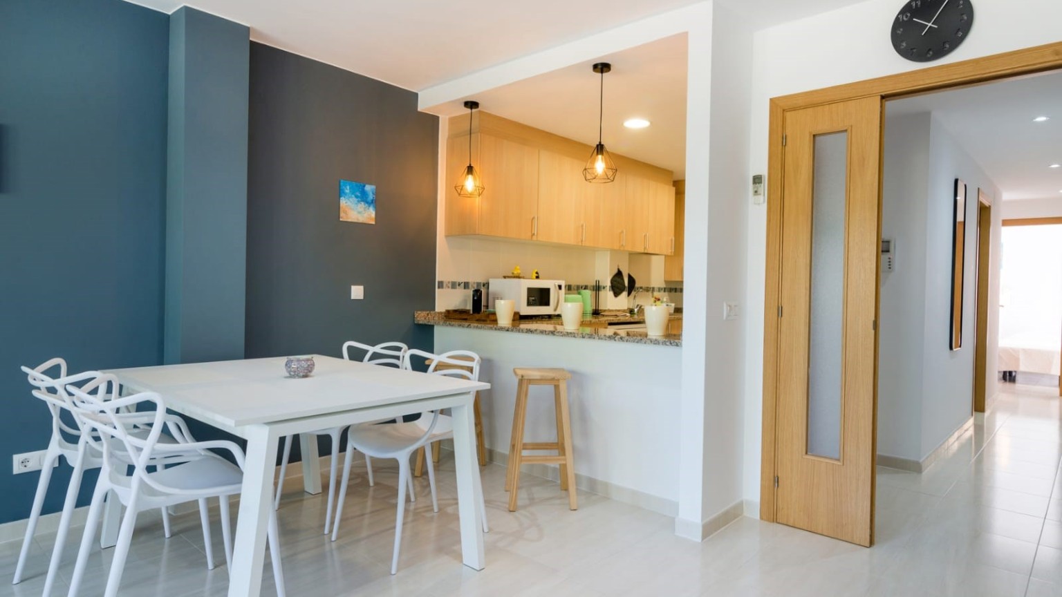 Duplex at 200 mts from the beach of Roses with 3 bedrooms and parking space. 