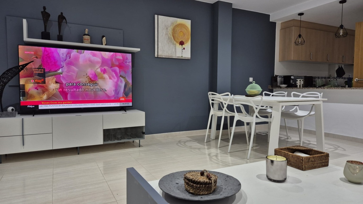 Duplex at 200 mts from the beach of Roses with 3 bedrooms and parking space. 