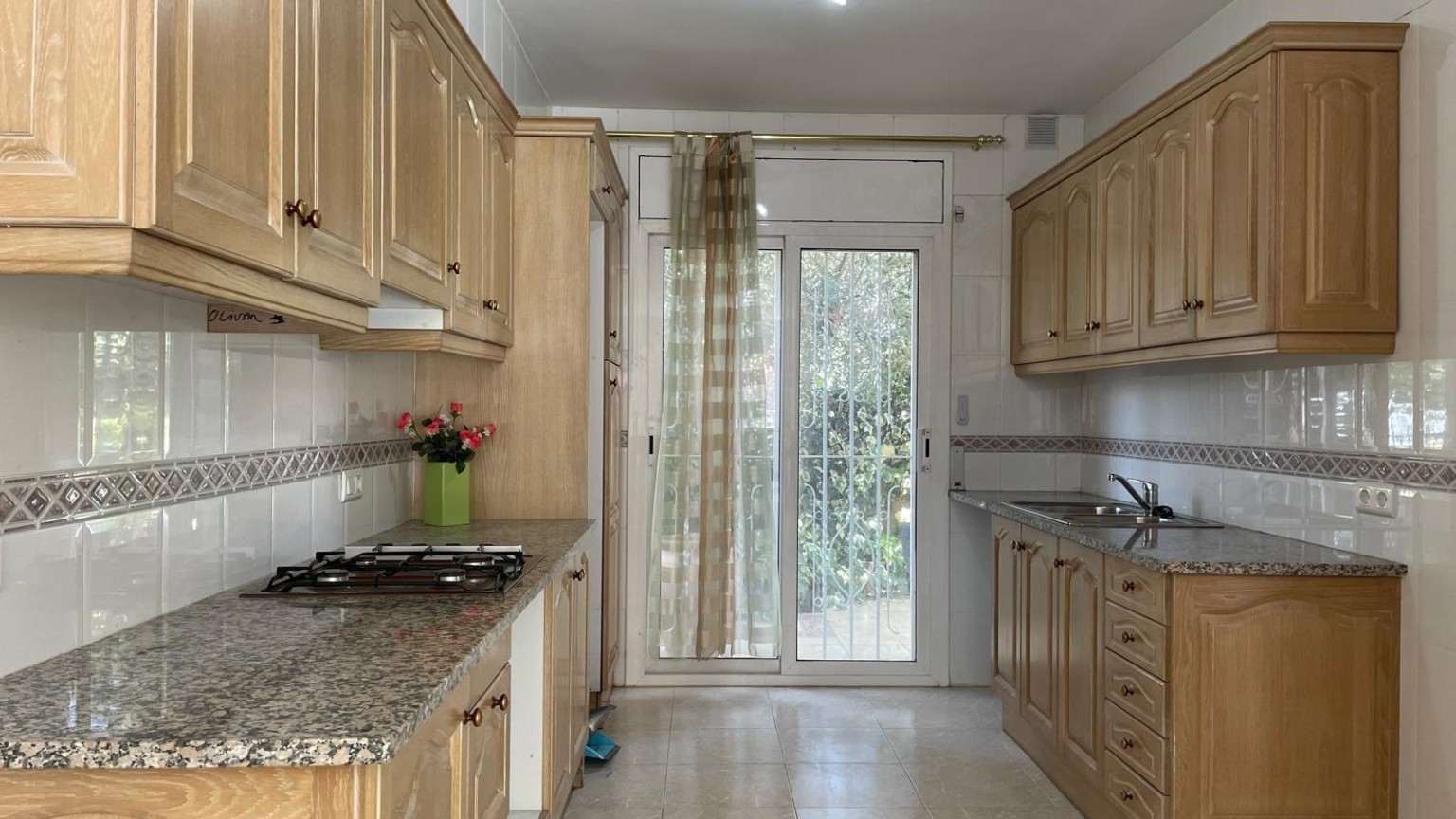 Townhouse for sale, two floors, with garden, area Olivar Gran de Figueres