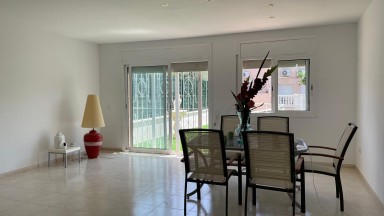 Townhouse for sale, two floors, with garden, area Olivar Gran de Figueres