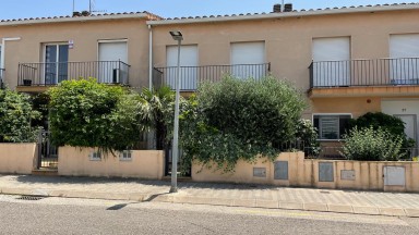 Townhouse for sale, two floors, with garden, area Olivar Gran de Figueres
