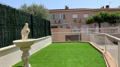 Townhouse for sale, two floors, with garden, area Olivar Gran de Figueres