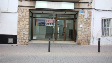 Local comercial en lloguer, a  Roses