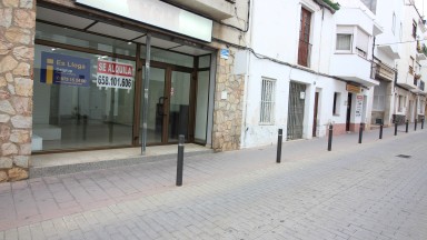 Local comercial en lloguer, a  Roses