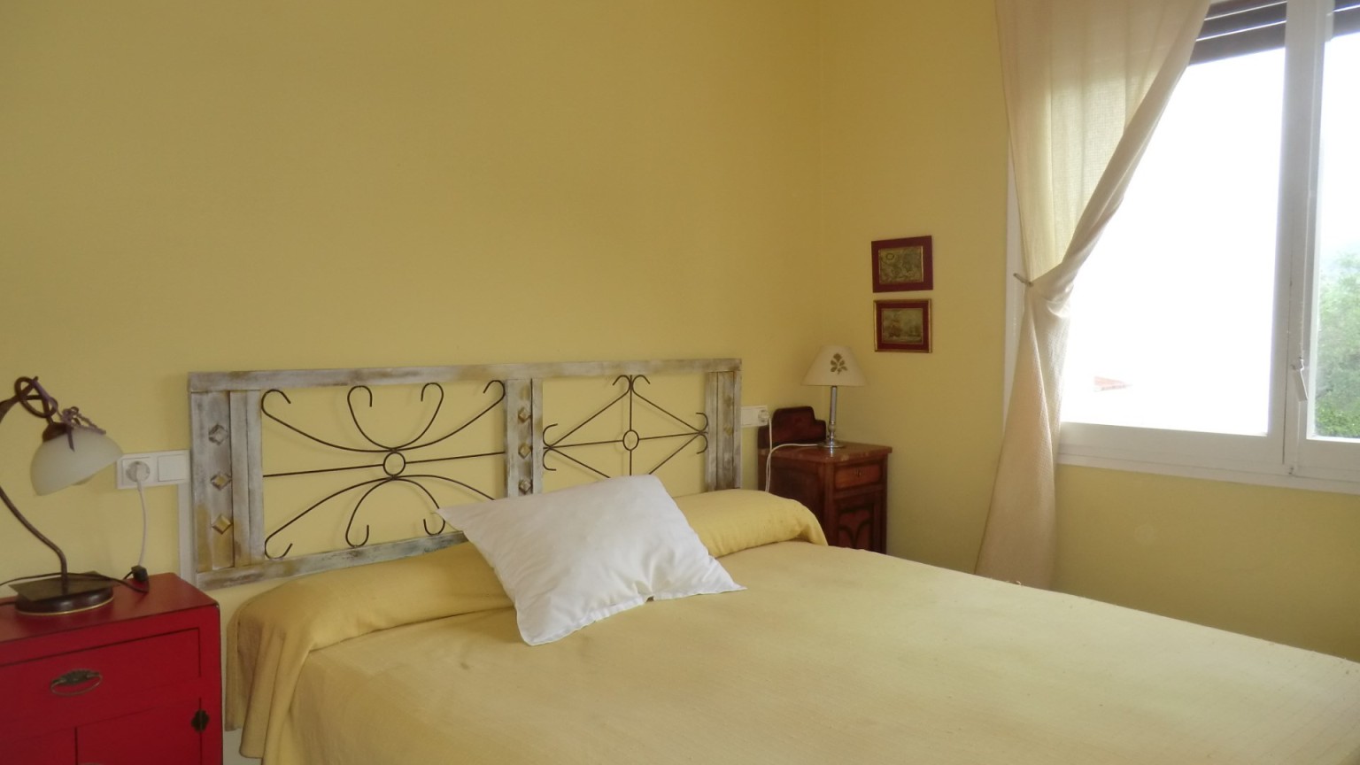 Apartamento para invertir, situado en zona Mas Oliva, con 2 dormitorios, piscina comunitaria y pk.