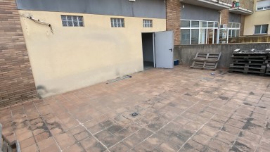 Local comercial en venda, de 140m².