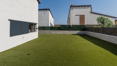 Magnífica casa unifamiliar en venda a Vilamacolum	