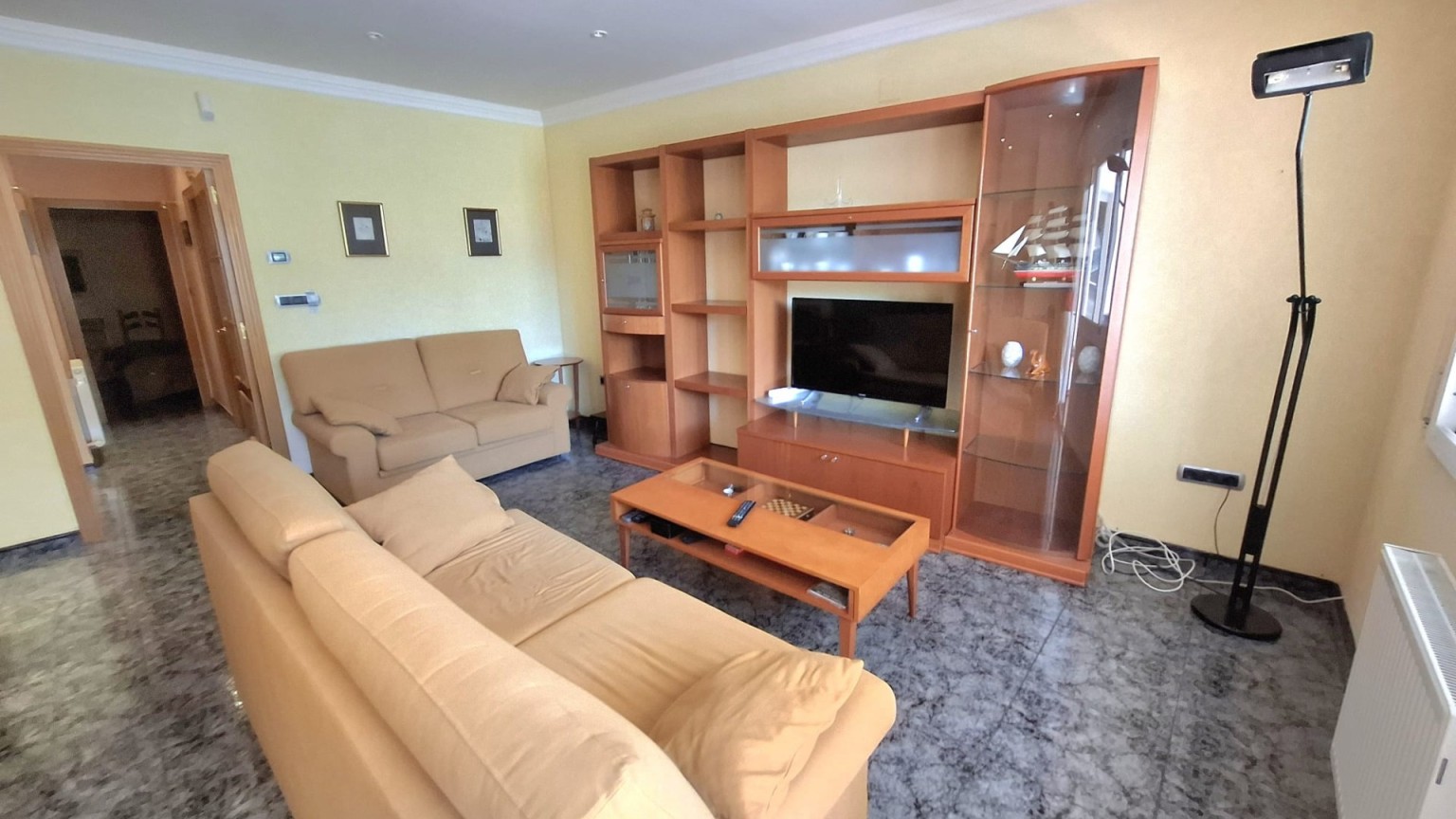 Ampli apartament en venda al Port de Llança
