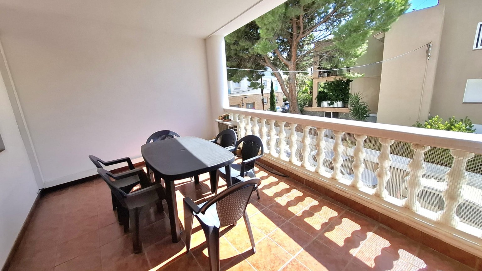Ampli apartament en venda al Port de Llança
