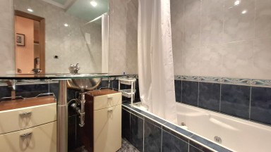 Ampli apartament en venda al Port de Llança