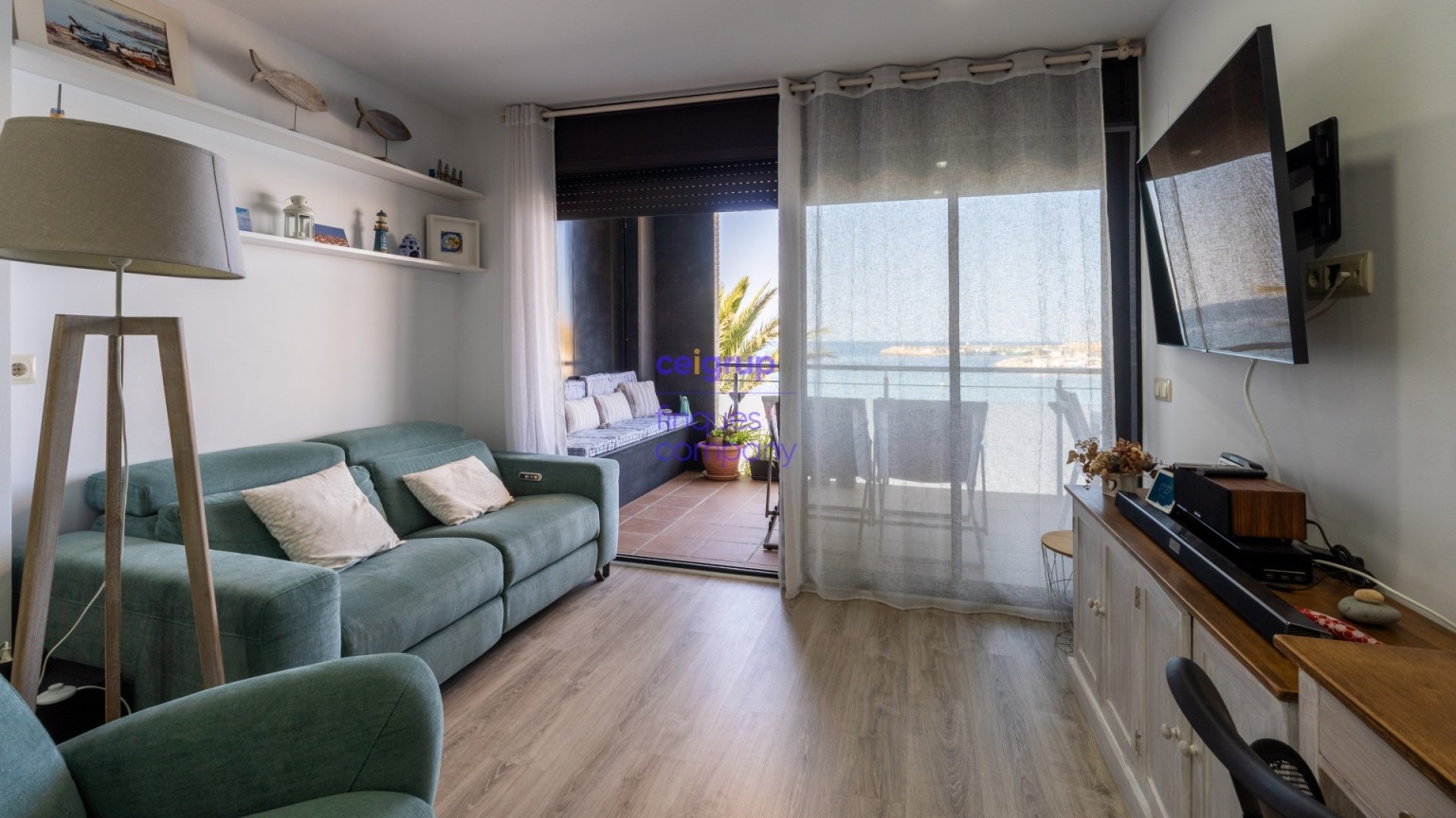 Apartamento en venta en primera línea de mar en El Port de Llançà 